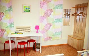 Фото номера Трехместный номер с общей ванной комнатой Гостиница Береза Guest House г. Великий Новгород 3
