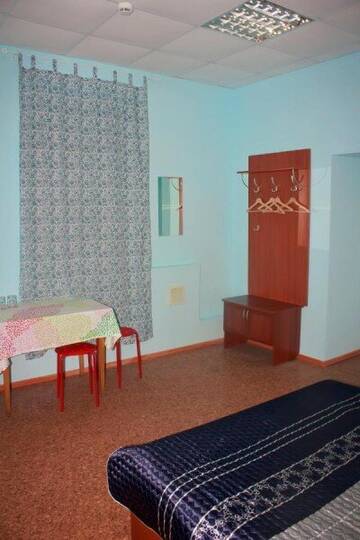 Фото номера Семейный номер с общей ванной комнатой Гостиница Береза Guest House г. Великий Новгород 2