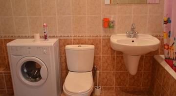 Фото номера Апартаменты с 3 спальнями Апартаменты Denis Apartment г. Великий Новгород 6