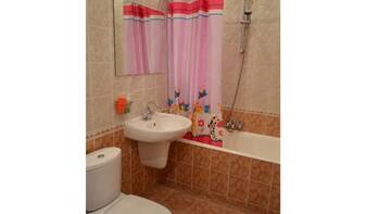 Фото номера Апартаменты с 3 спальнями Апартаменты Denis Apartment г. Великий Новгород 3